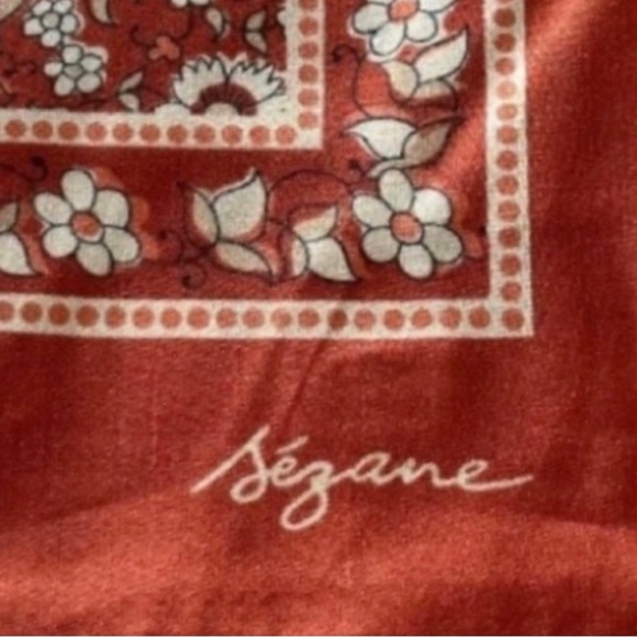 Sézane Gaston Scarf in Vintage Rosewood Flowers - Picture 4 of 7